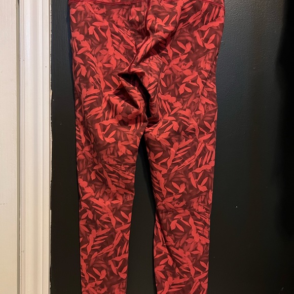 Wunder Under Tight 25” High Rise and Align Tank Size 10 worn 2 times - Picture 4 of 7